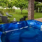 Bottera - Jacuzzi & Private Garden