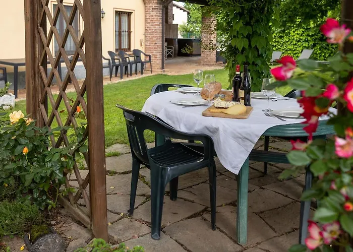 Bottera With Jacuzzi In The Garden Cuneo Langhe Piemonte Riforano