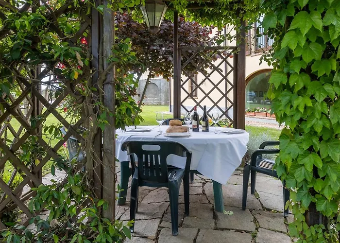 Vakantiehuis Villa Bottera - Jacuzzi & Private Garden Riforano