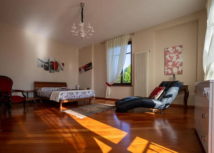 Vakantiehuis Villa Bottera - Jacuzzi & Private Garden Riforano