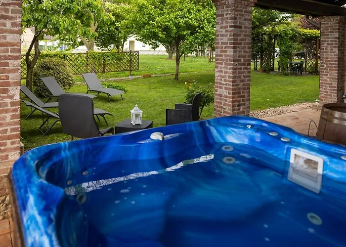 Bottera With Jacuzzi In The Garden Cuneo Langhe Piemonte