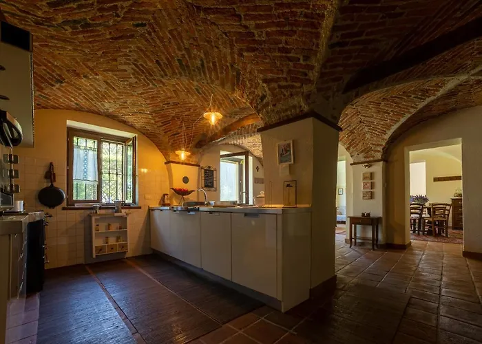 Bottera With Jacuzzi In The Garden Cuneo Langhe Piemonte Riforano