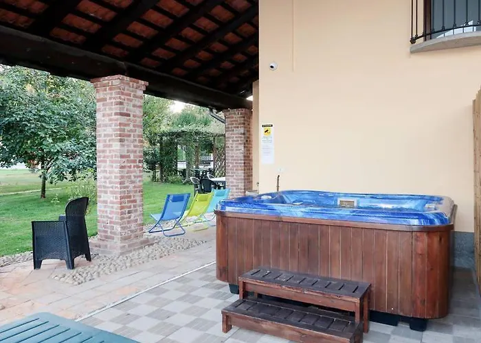 Bottera With Jacuzzi In The Garden Cuneo Langhe Piemonte Riforano