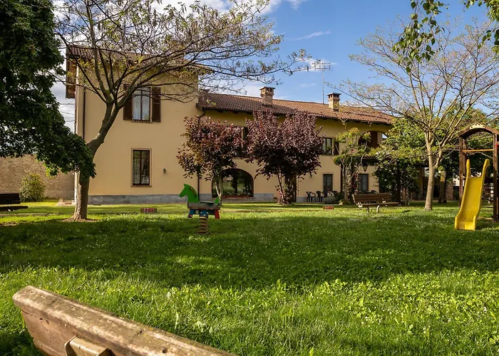 Bottera With Jacuzzi In The Garden Cuneo Langhe Piemonte Riforano