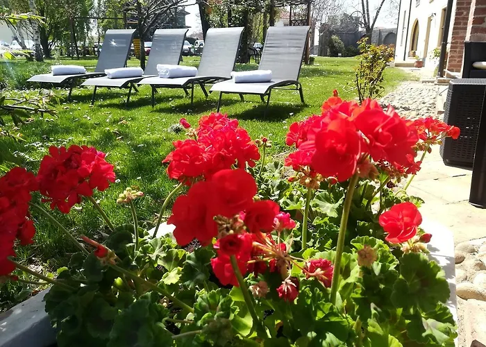 Bottera With Jacuzzi In The Garden Cuneo Langhe Piemonte
